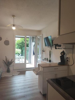 studio cabine avec véranda et terrasse Bagnères-De-Luchon